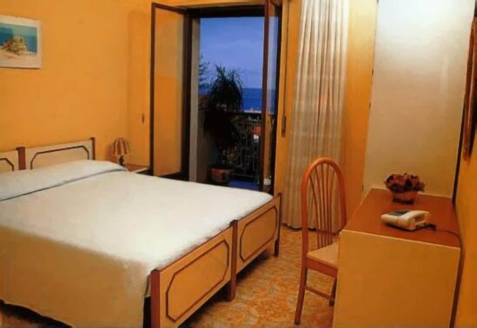 Hotel Virgilio Tropea Restoran fotoğraf