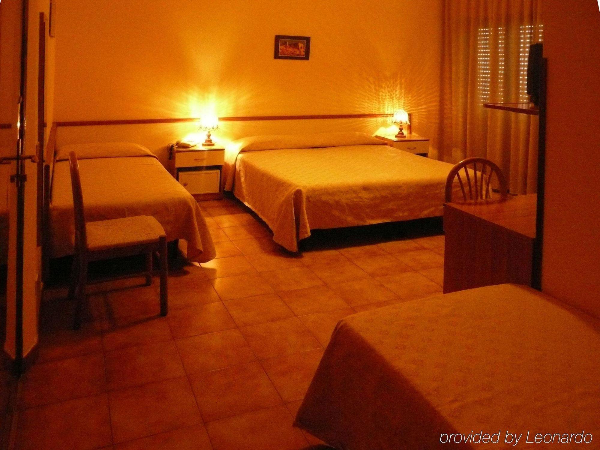 Hotel Virgilio Tropea Oda fotoğraf